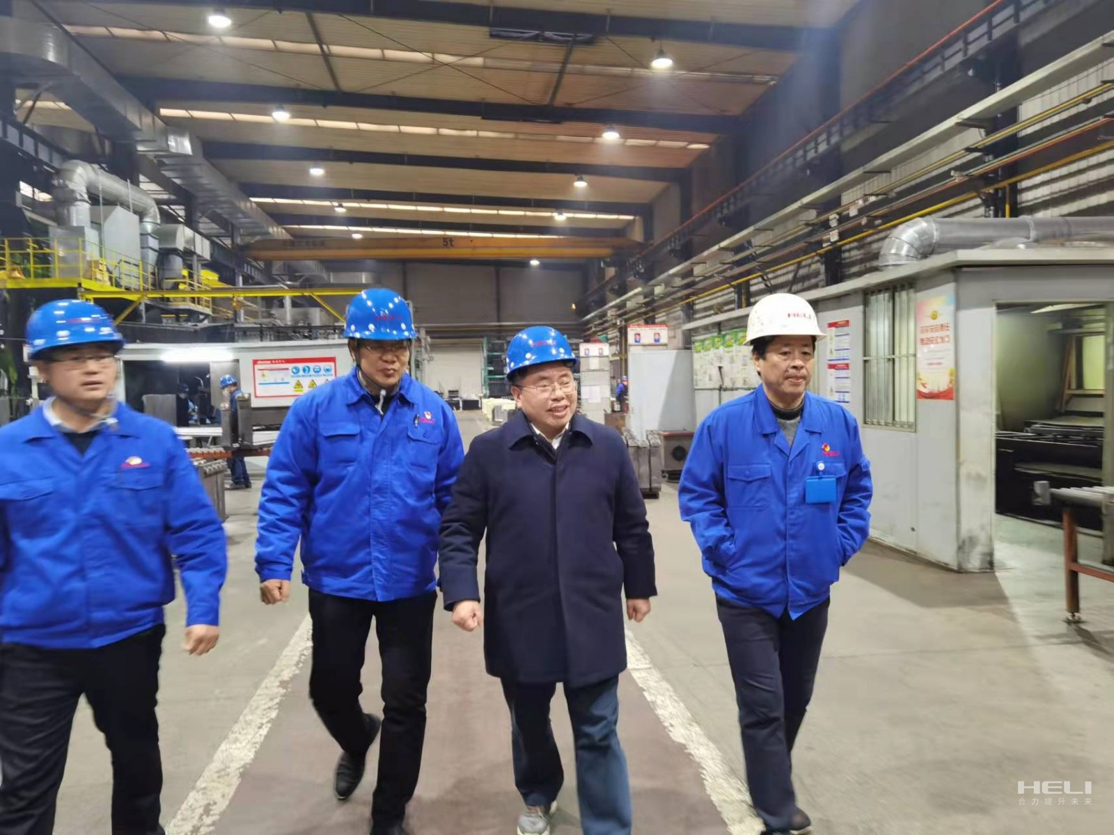 生产现场调研.jpg 生产现场调研.jpg