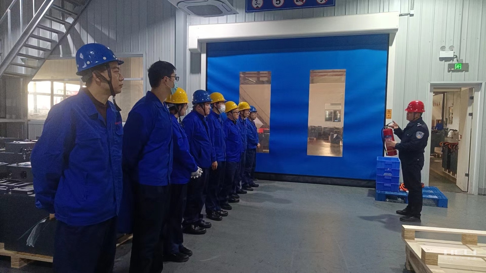 消防器材使用讲解.jpg 消防器材使用讲解.jpg