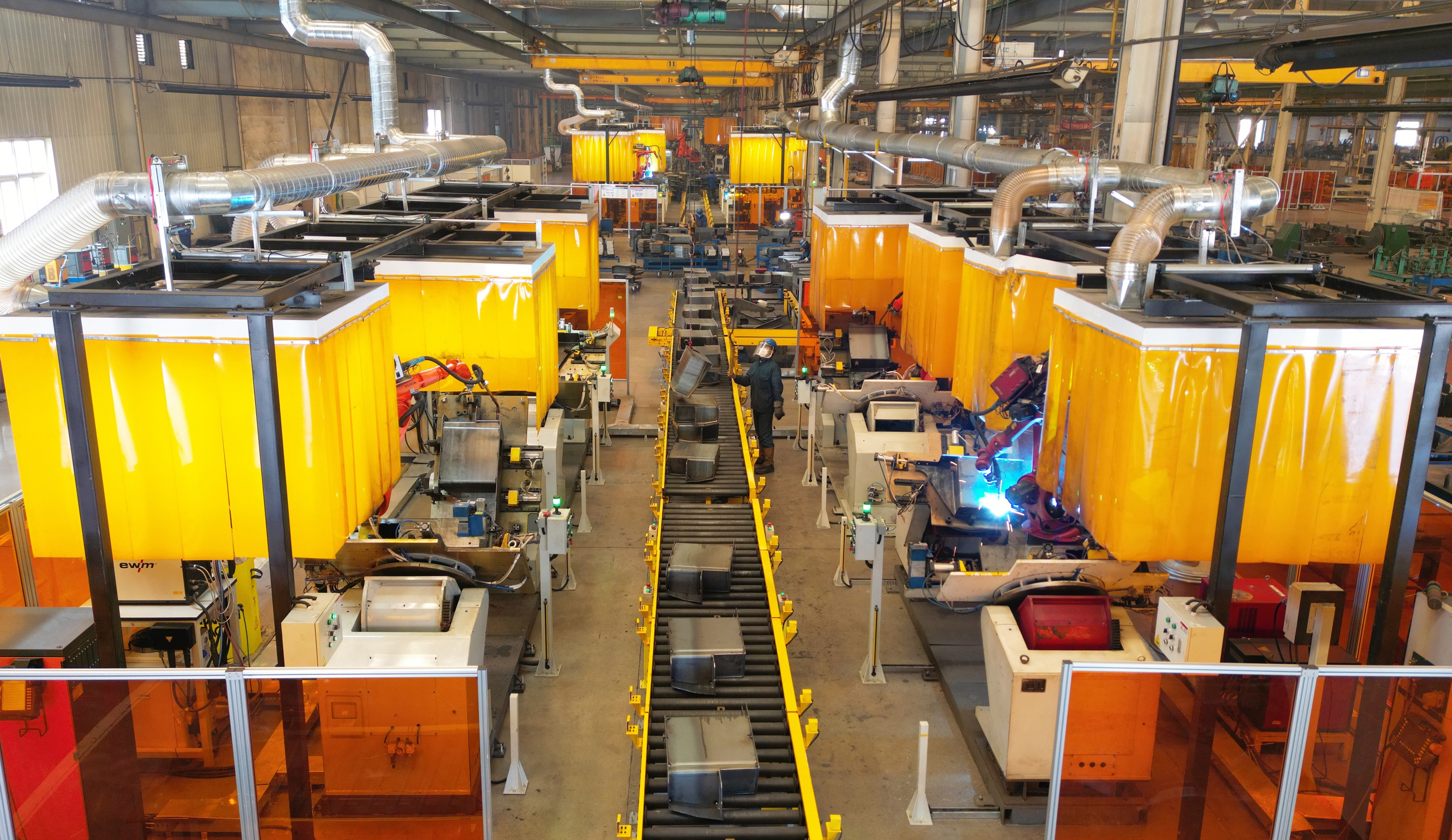 5.自动化焊接生产线.jpg 5.自动化焊接生产线.jpg