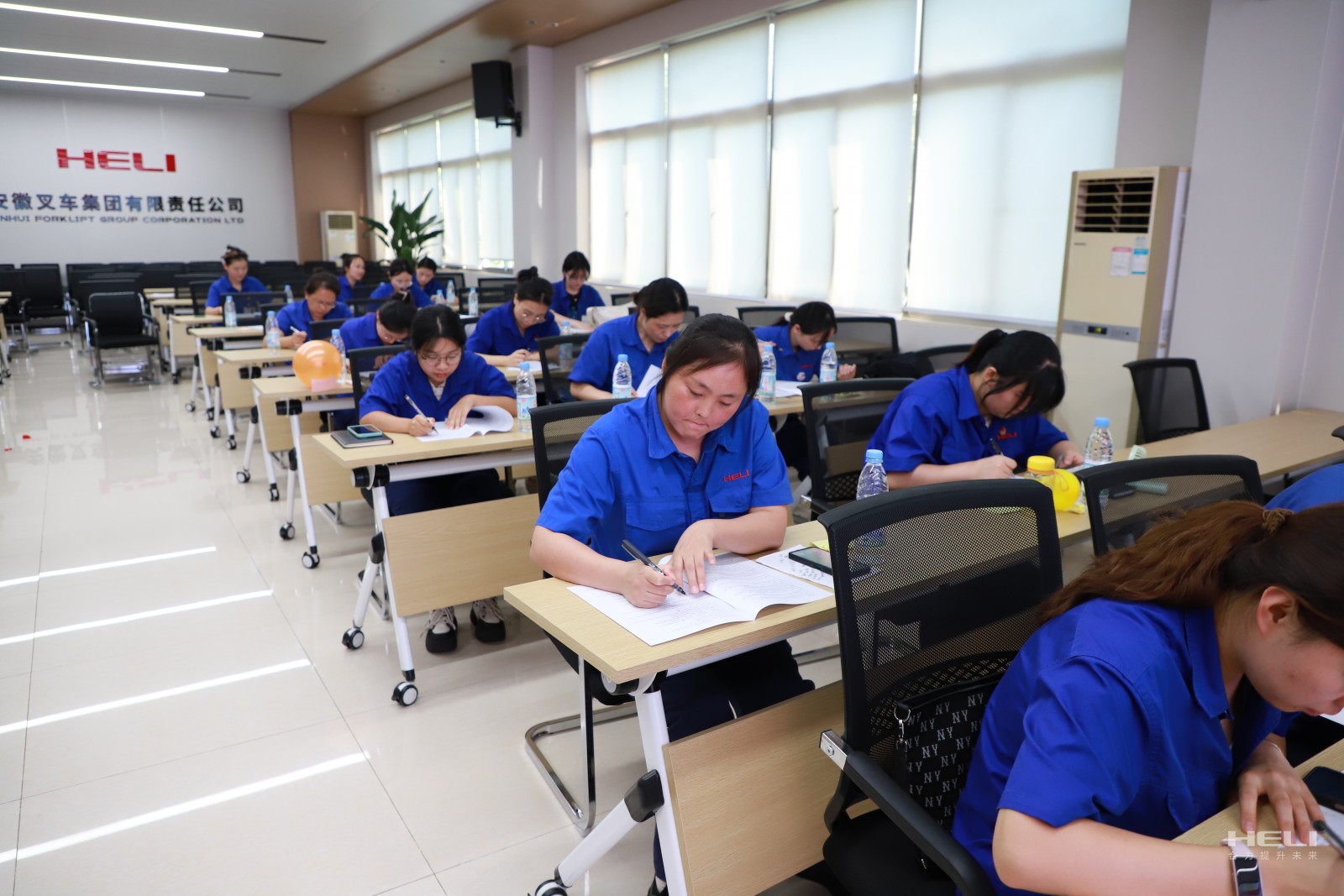 女职工知识竞答.jpg 女职工知识竞答.jpg